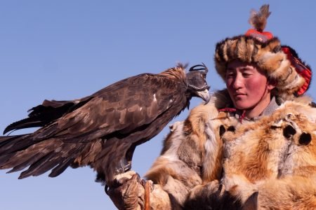 Mongólia: Explora o deserto de Gobi e as tradições dos nómadas.